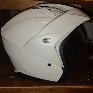 Bell Mag-9 helmet white